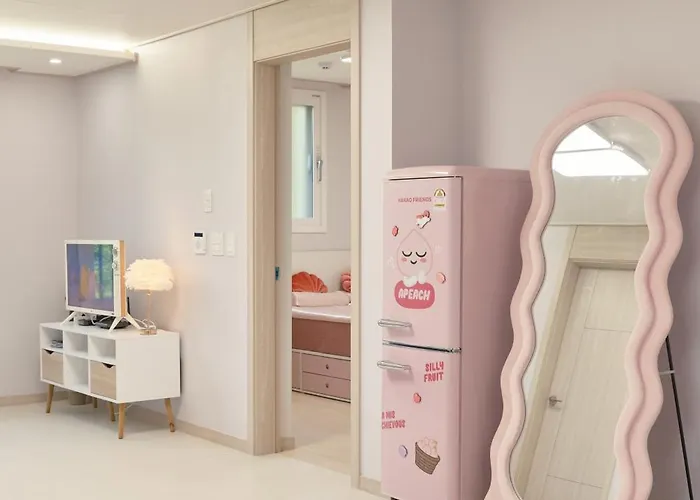 Pink 4 Bedroom Apartment