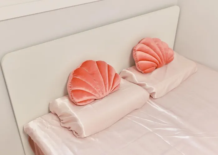 Pink 4 Bedroom Apartment Seoul