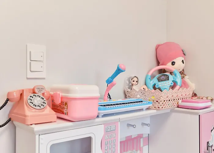 Pink 4 Bedroom *