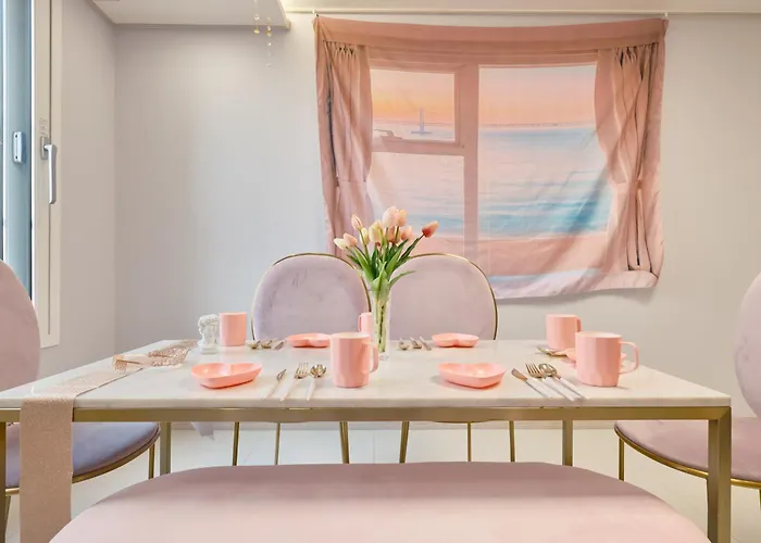Pink 4 Bedroom *