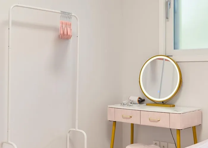 Apartment Pink 4 Bedroom