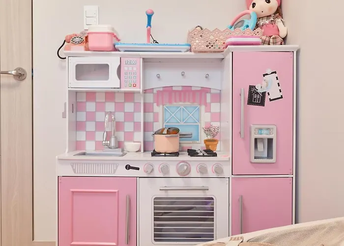 Apartment Pink 4 Bedroom