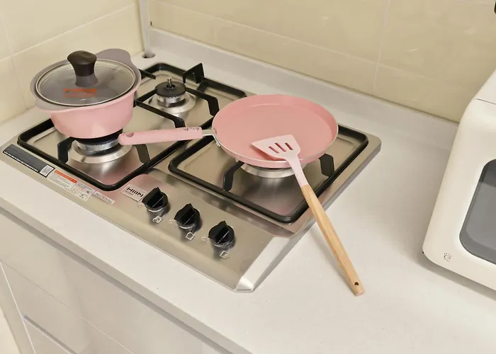 Pink 4 Bedroom Apartment *
