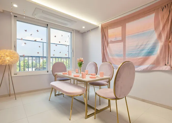 Pink 4 Bedroom *