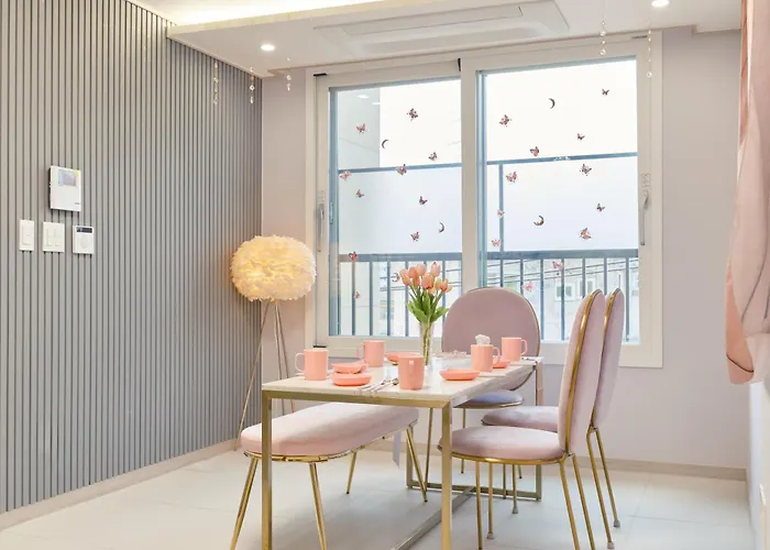 Pink 4 Bedroom Apartment