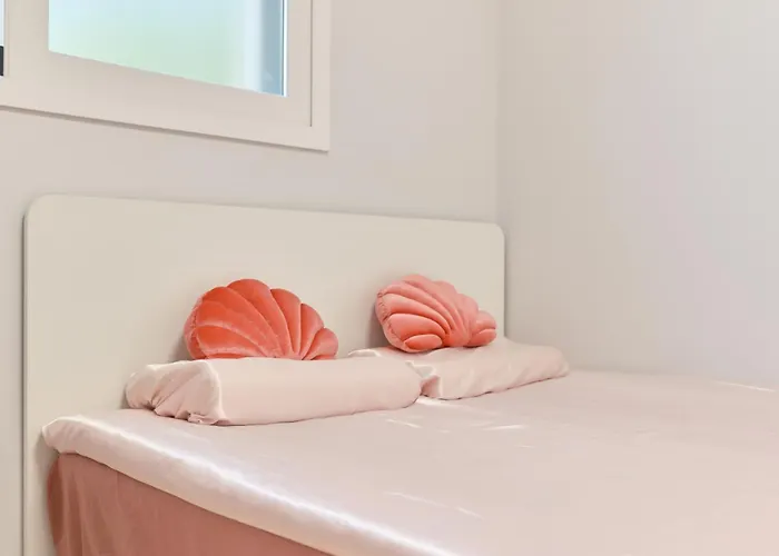 Apartment Pink 4 Bedroom *
