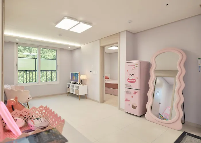 Pink 4 Bedroom
