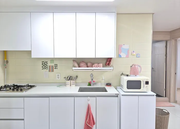 Pink 4 Bedroom Apartment