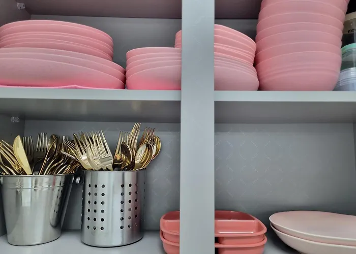 Pink 4 Bedroom Apartment *